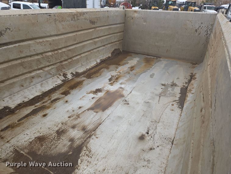 image for item ER5132 2002 International 2574 dump truck