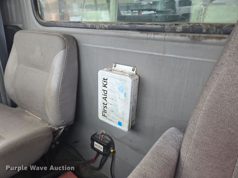 image for item ER5132 2002 International 2574 dump truck