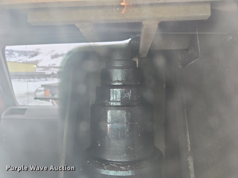 image for item ER5132 2002 International 2574 dump truck