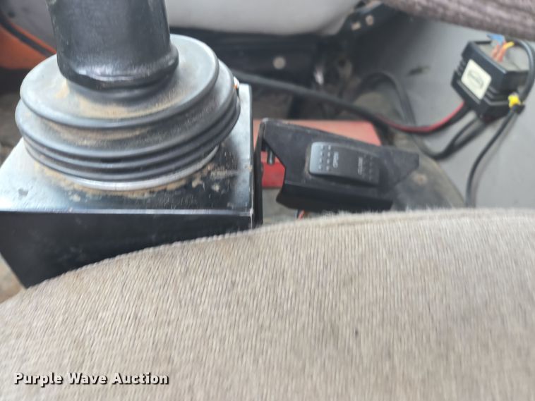 image for item ER5132 2002 International 2574 dump truck