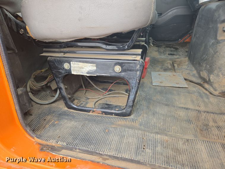 image for item ER5132 2002 International 2574 dump truck