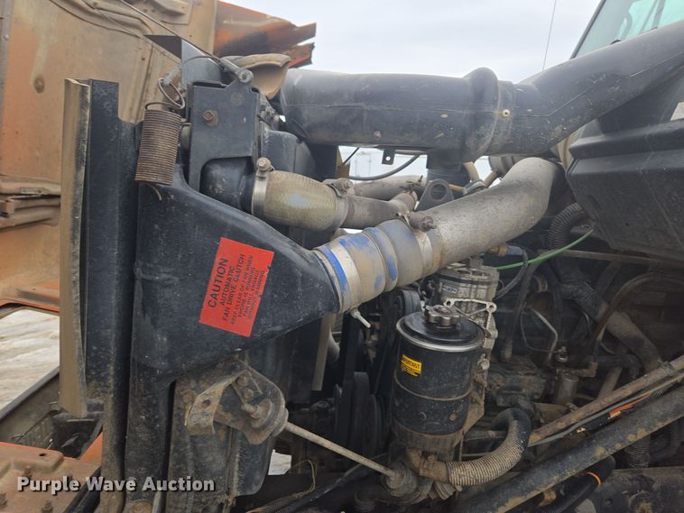 image for item ER5132 2002 International 2574 dump truck