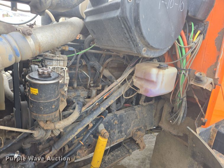 image for item ER5132 2002 International 2574 dump truck