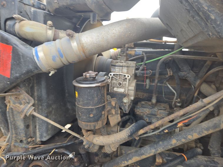 image for item ER5132 2002 International 2574 dump truck