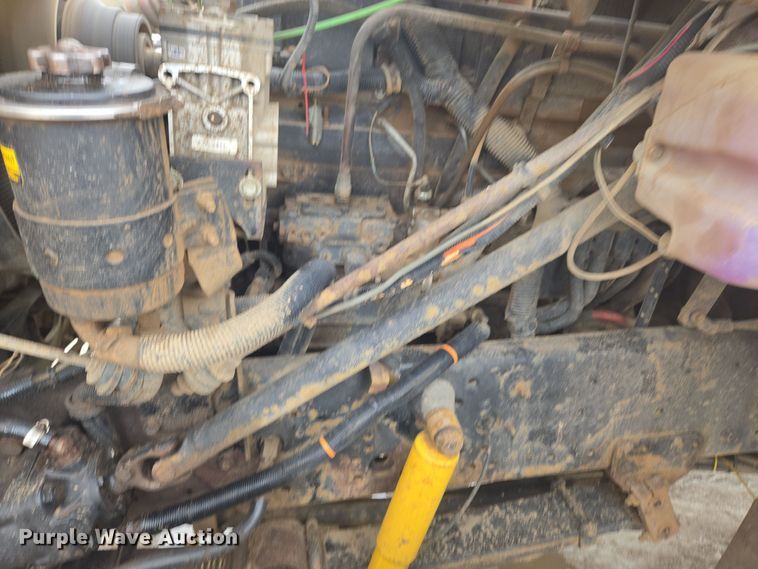 image for item ER5132 2002 International 2574 dump truck