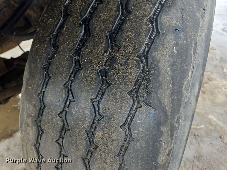 image for item ER5132 2002 International 2574 dump truck