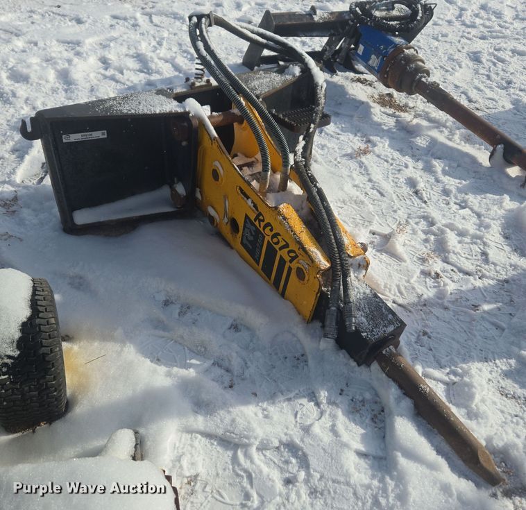 image for item ER5136 TRX HB750 skid steer breaker