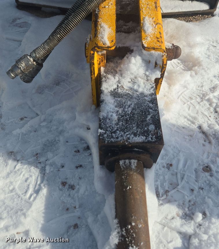 image for item ER5136 TRX HB750 skid steer breaker