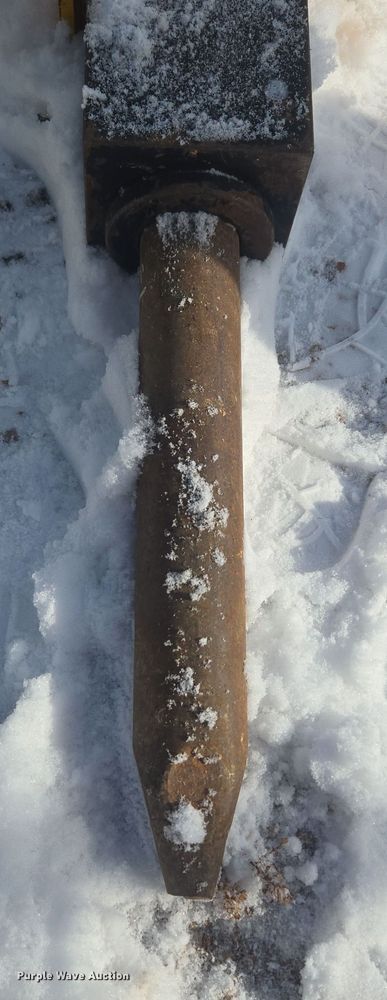 image for item ER5136 TRX HB750 skid steer breaker