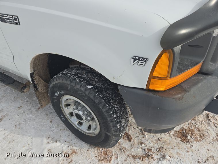 image for item ER5142 2001 Ford F250 Super Duty SuperCab pickup truck