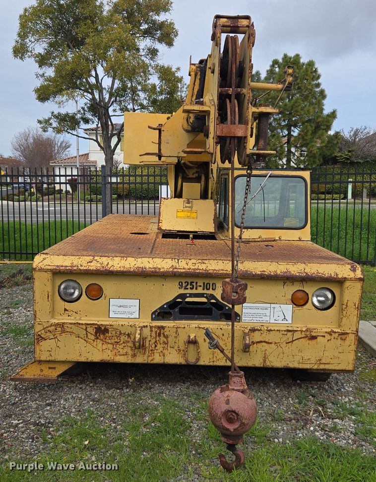 image for item ER5159 Grove AP-308 crane