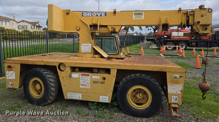 image for item ER5159 Grove AP-308 crane
