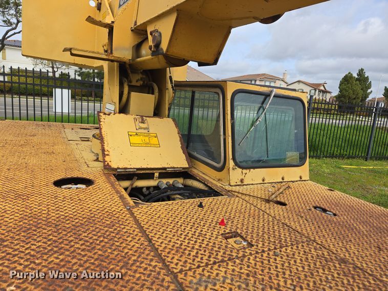 image for item ER5159 Grove AP-308 crane