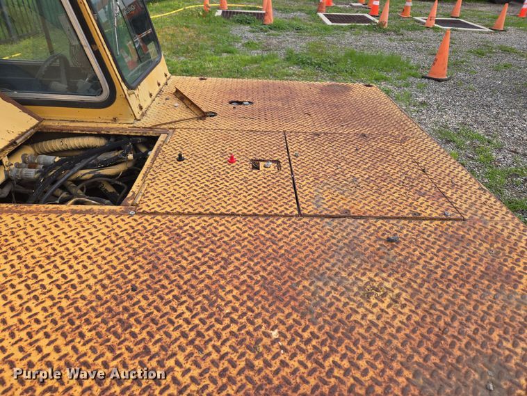 image for item ER5159 Grove AP-308 crane