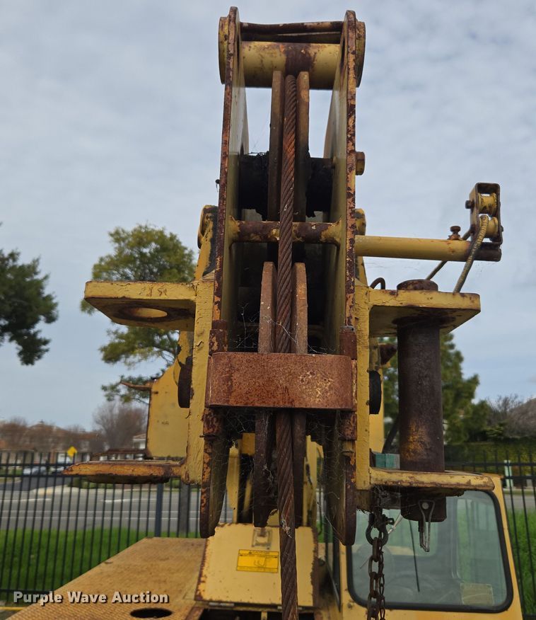 image for item ER5159 Grove AP-308 crane