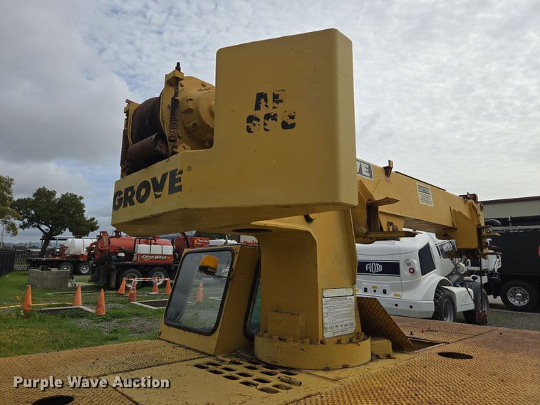 image for item ER5159 Grove AP-308 crane