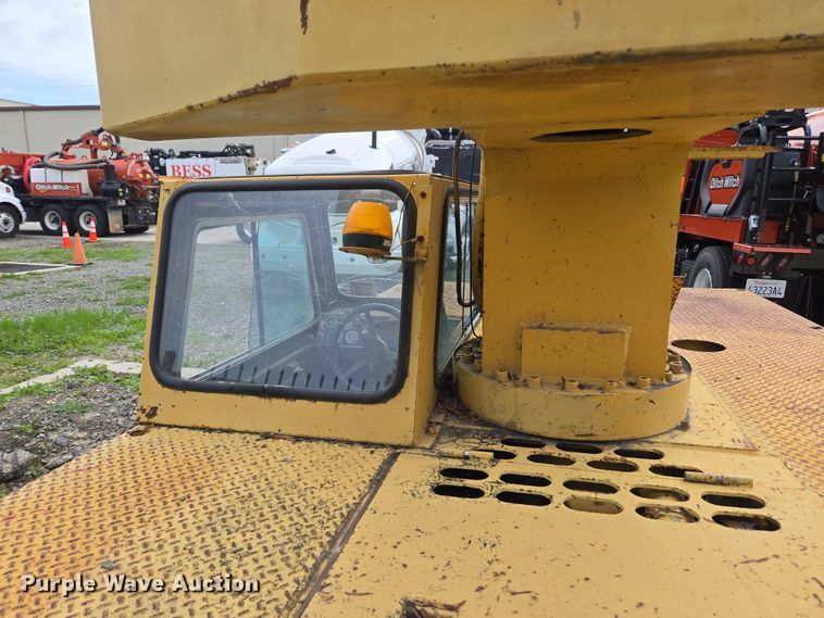 image for item ER5159 Grove AP-308 crane