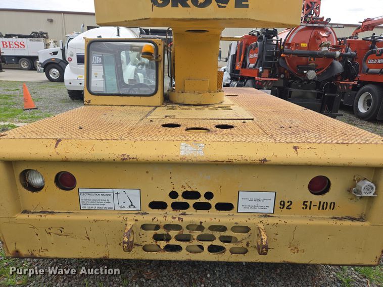 image for item ER5159 Grove AP-308 crane