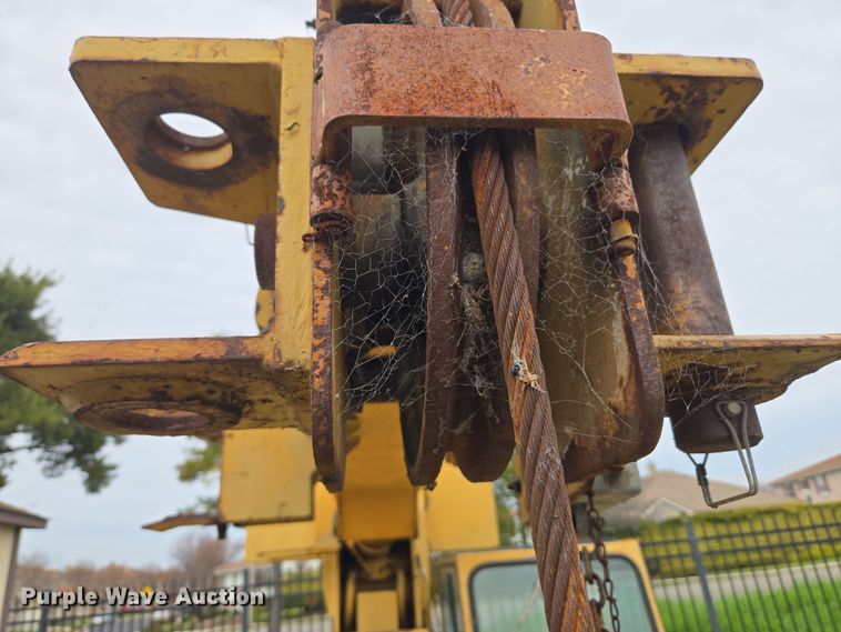 image for item ER5159 Grove AP-308 crane