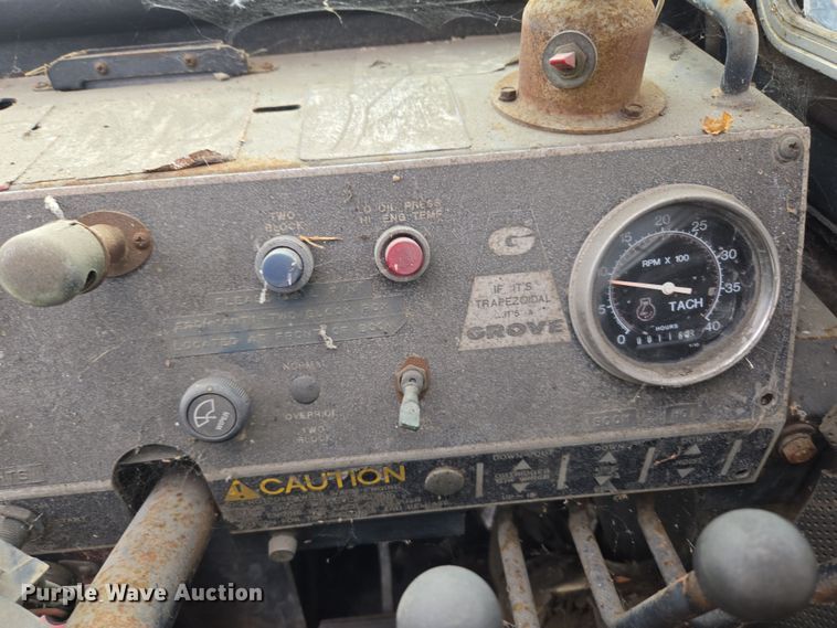 image for item ER5159 Grove AP-308 crane