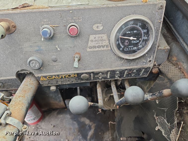 image for item ER5159 Grove AP-308 crane