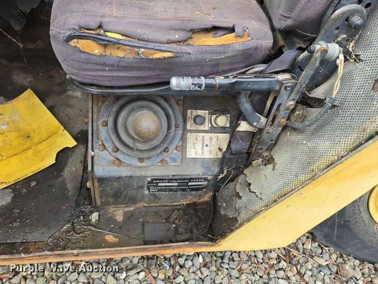 image for item ER5159 Grove AP-308 crane