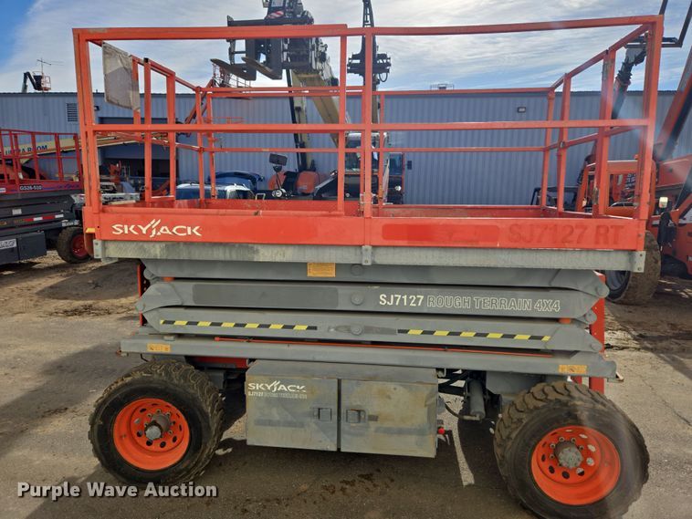 image for item ER5164 2006 Skyjack SJ7127 scissor lift