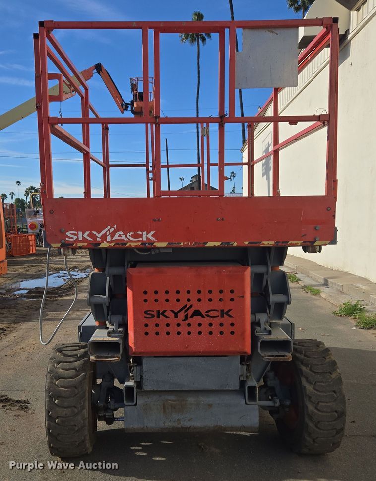 image for item ER5164 2006 Skyjack SJ7127 scissor lift
