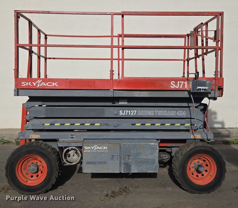 image for item ER5164 2006 Skyjack SJ7127 scissor lift