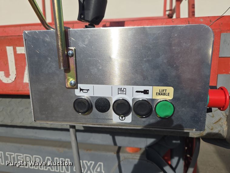 image for item ER5164 2006 Skyjack SJ7127 scissor lift