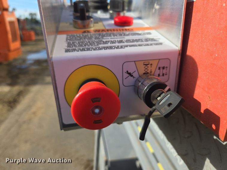 image for item ER5164 2006 Skyjack SJ7127 scissor lift