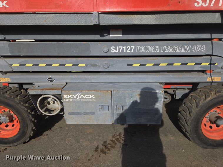 image for item ER5164 2006 Skyjack SJ7127 scissor lift