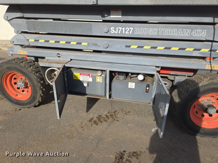 image for item ER5164 2006 Skyjack SJ7127 scissor lift