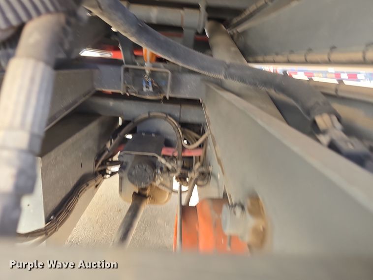 image for item ER5164 2006 Skyjack SJ7127 scissor lift