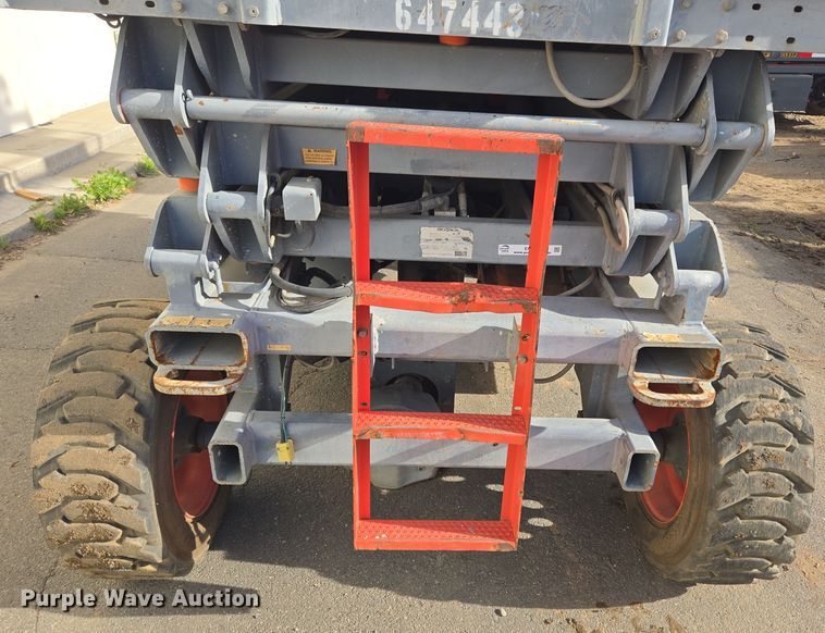 image for item ER5164 2006 Skyjack SJ7127 scissor lift