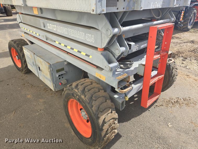 image for item ER5164 2006 Skyjack SJ7127 scissor lift