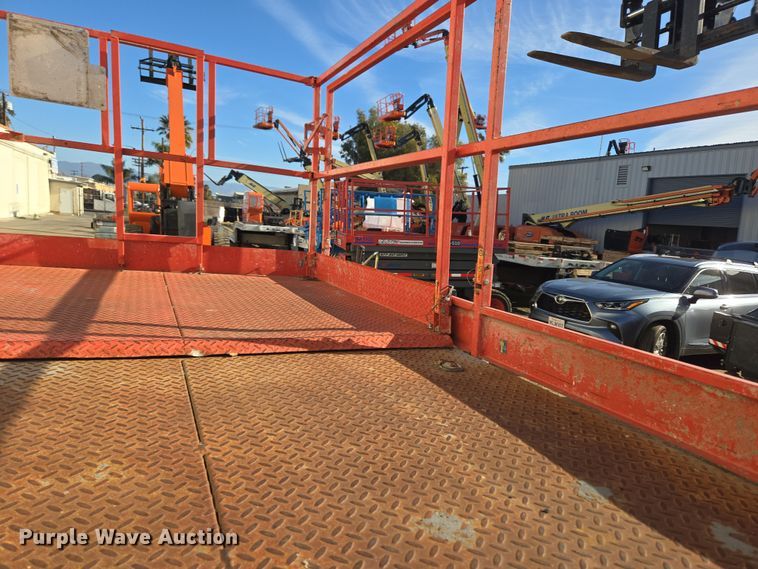 image for item ER5164 2006 Skyjack SJ7127 scissor lift