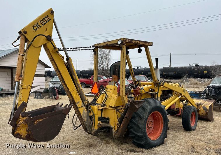 image for item ER8704 1970 Case 480CK backhoe
