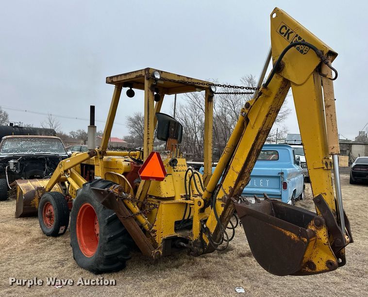 image for item ER8704 1970 Case 480CK backhoe