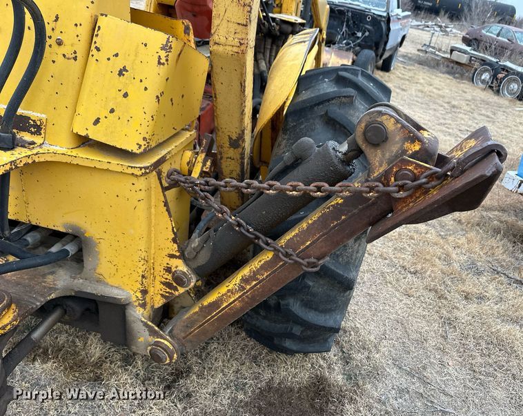 image for item ER8704 1970 Case 480CK backhoe