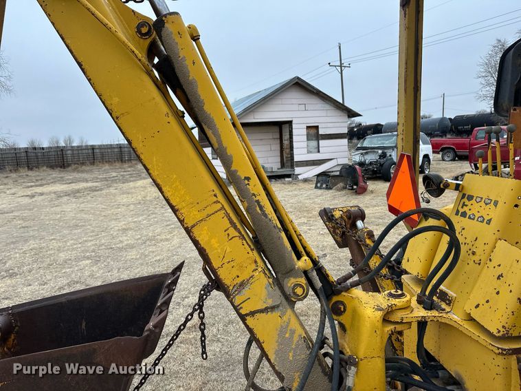 image for item ER8704 1970 Case 480CK backhoe