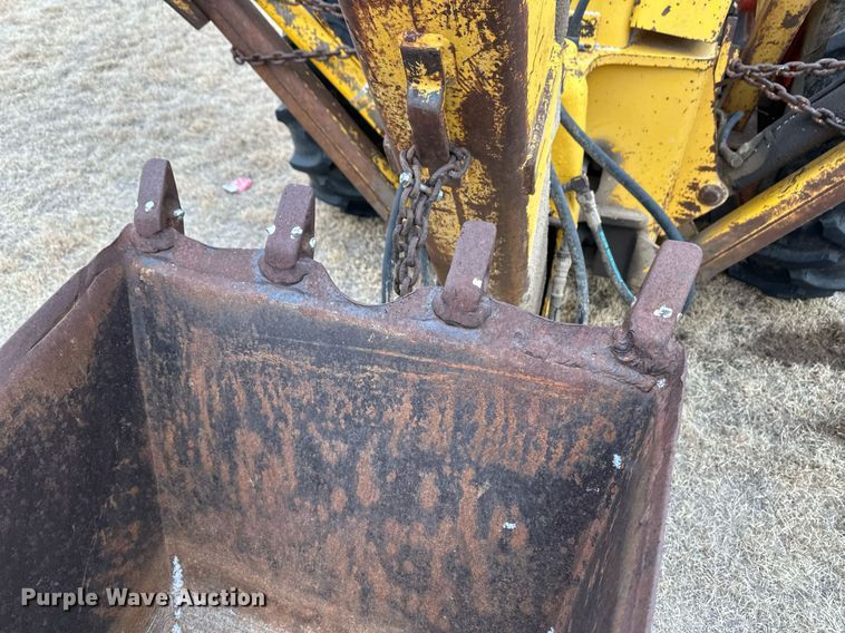 image for item ER8704 1970 Case 480CK backhoe