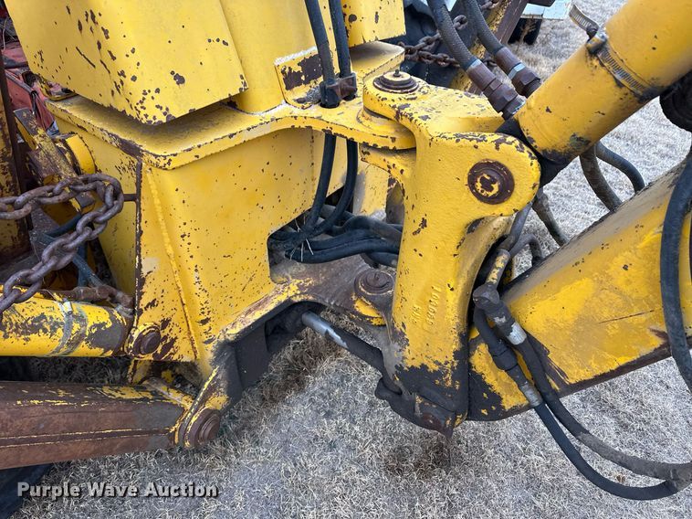 image for item ER8704 1970 Case 480CK backhoe