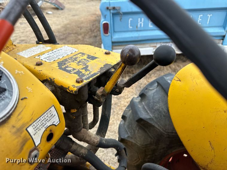 image for item ER8704 1970 Case 480CK backhoe