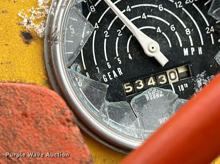 image for item ER8704 1970 Case 480CK backhoe