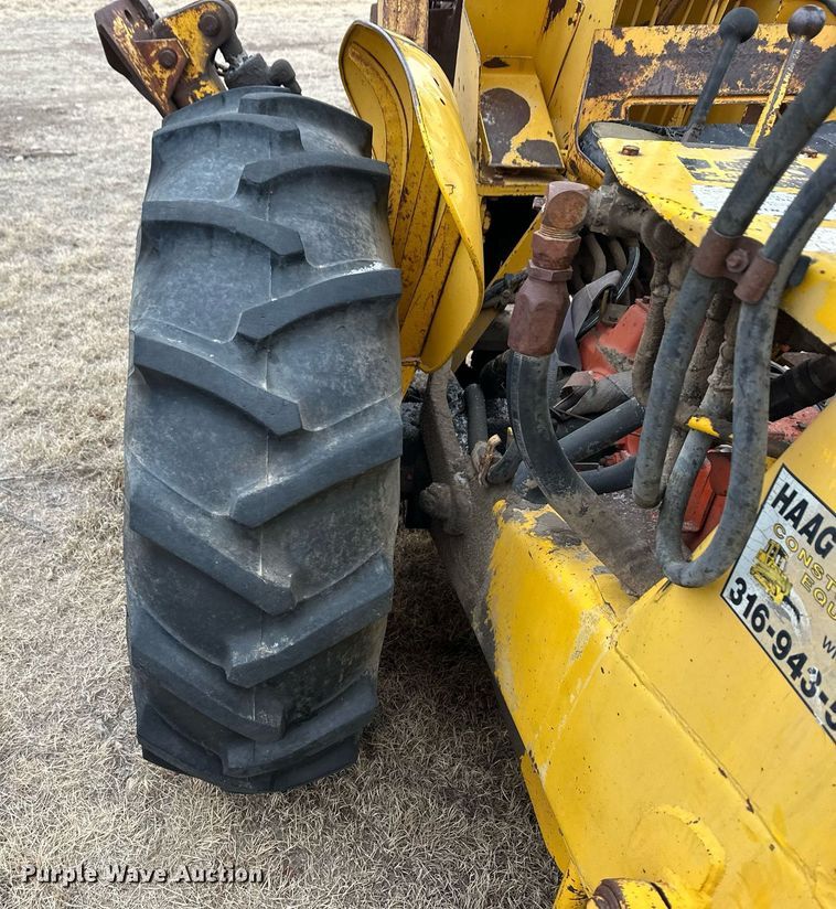 image for item ER8704 1970 Case 480CK backhoe