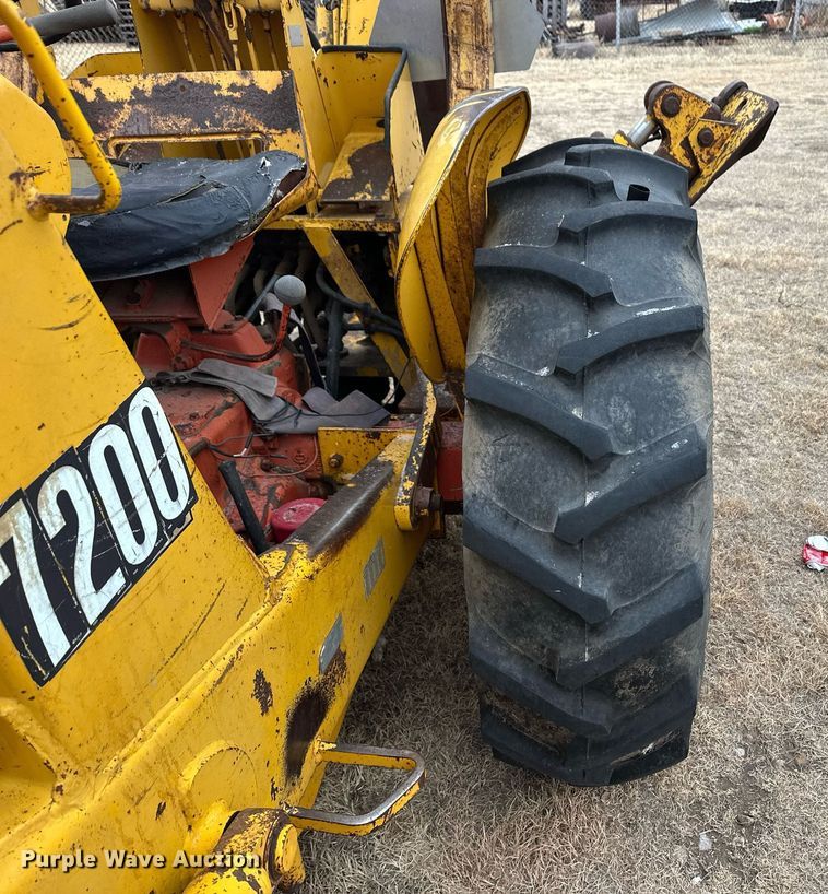image for item ER8704 1970 Case 480CK backhoe