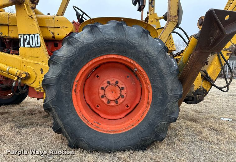 image for item ER8704 1970 Case 480CK backhoe