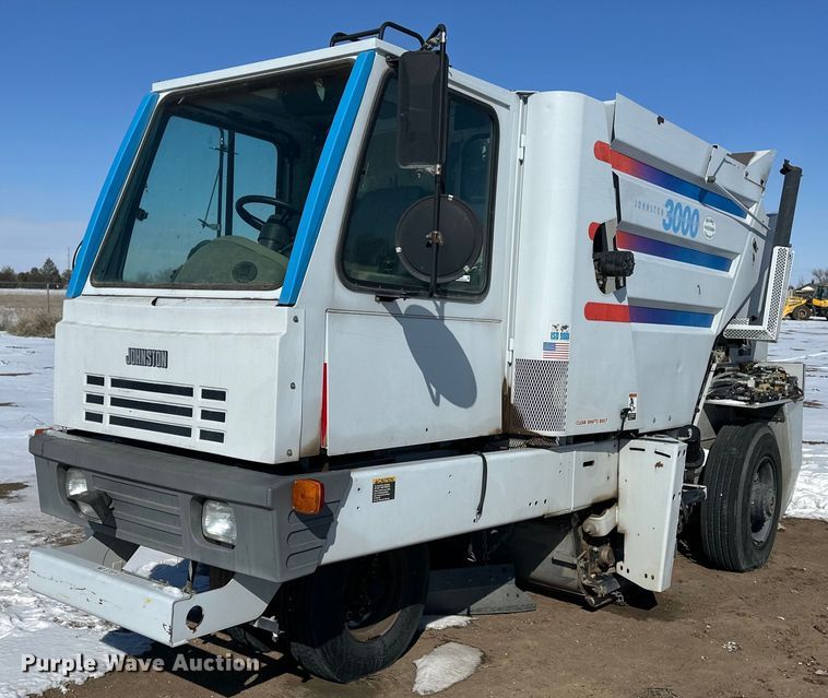 image for item ER8734 2002 Johnston 3000 street sweeper