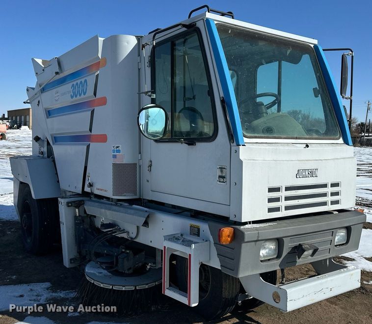 image for item ER8734 2002 Johnston 3000 street sweeper